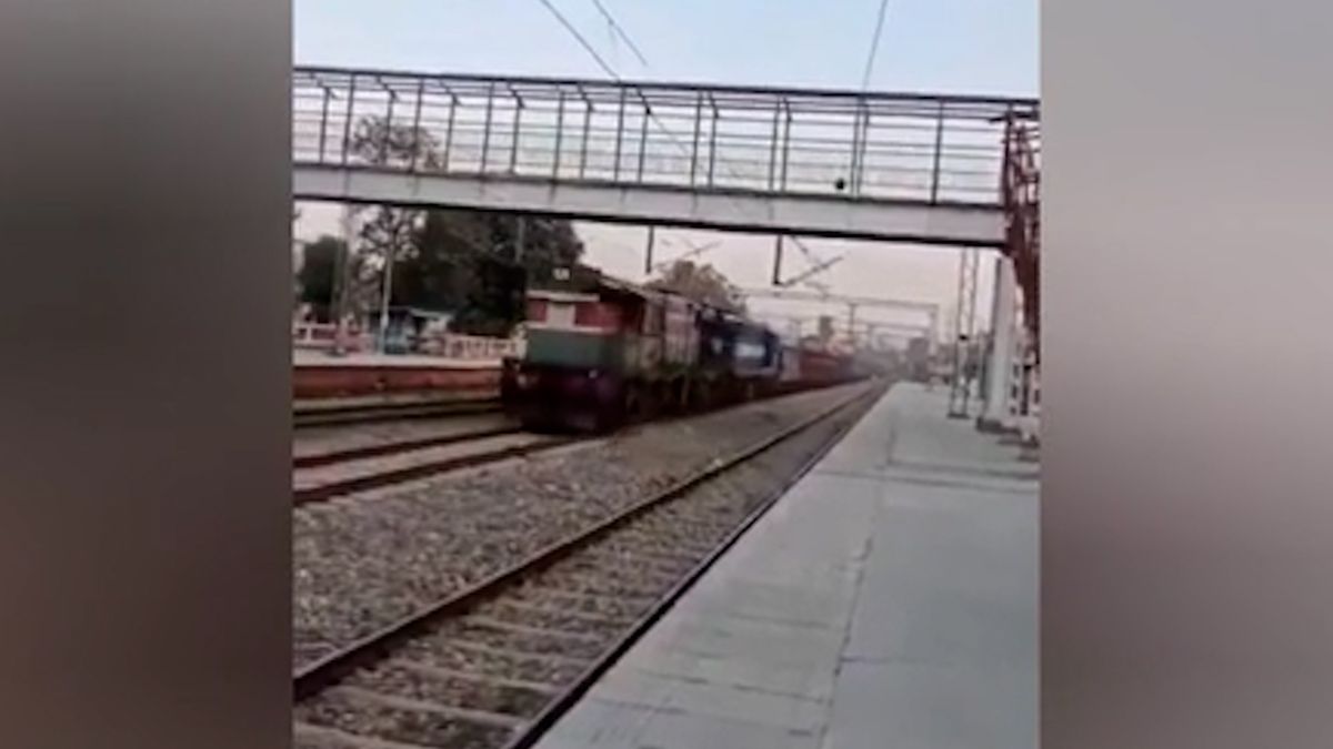 Vlak v Indii jel přes 70 kilometrů bez strojvedoucího rychlostí až 100 km/h